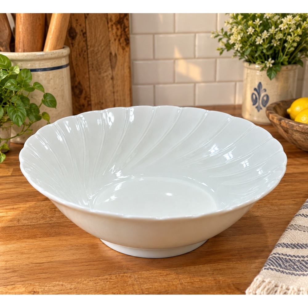 Vintage Yorkshire Japan Fine Porcelain White Scalloped Serving Bowl 5 1/8"
